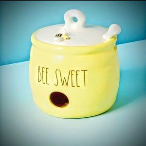 "BEE SWEET" 8 in. Ceramic Honey Pot Shaped Birdhouse by Rae Dunn NEW IN BOX!!!